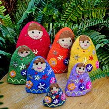 Load image into Gallery viewer, Felt Babushka Doll Set
